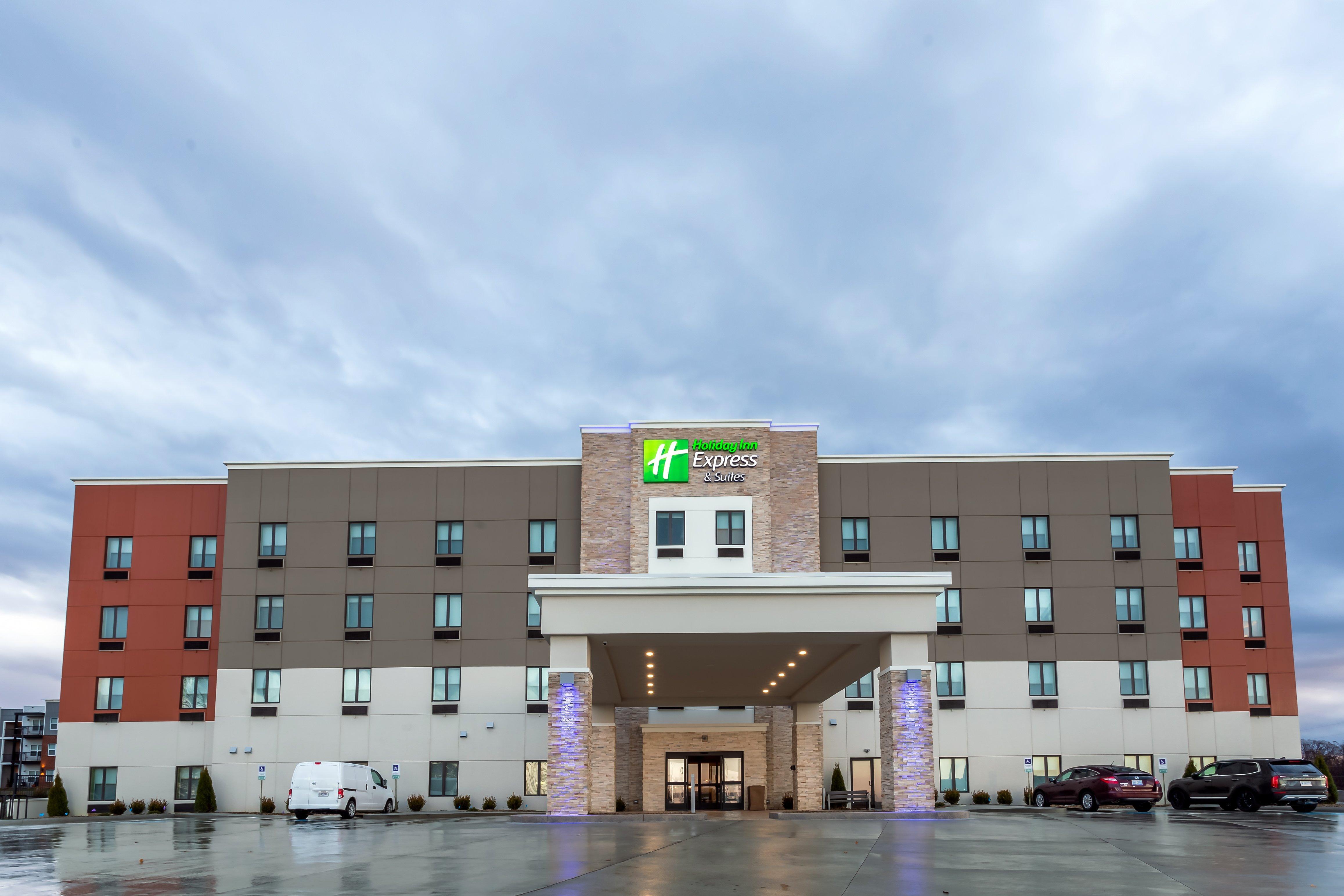 Holiday Inn Express & Suites - Columbus - Worthington, An Ihg Hotel Esterno foto